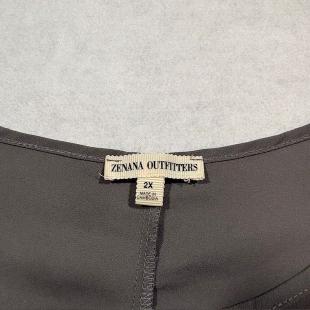 Zenana Outfitters Gray Blouse Women’s 2X Short Sleeve Round Neck Flowy Top - Picture 2 of 8